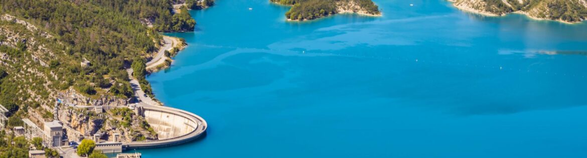 Le barrage de Castillon dans les collines de Cheiron