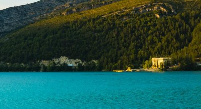 Le barrage et son lac
