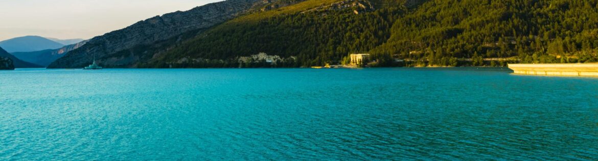 Le barrage et son lac
