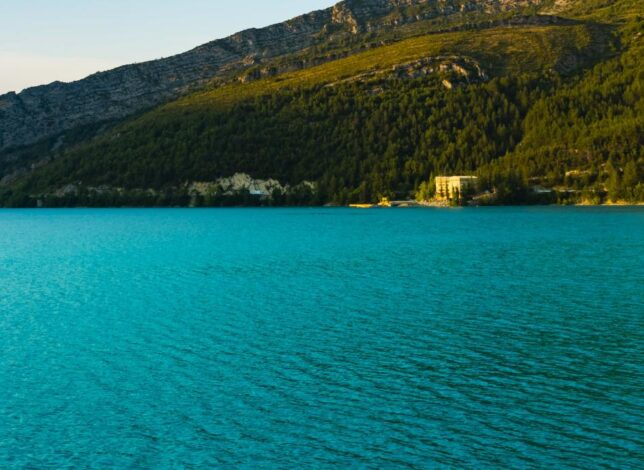 Le barrage et son lac