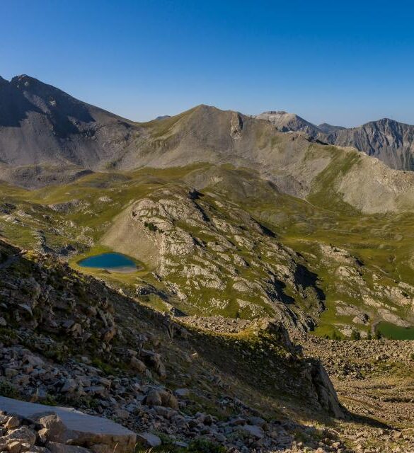 Vue d'en haut sur les lacs de l'Encombrette