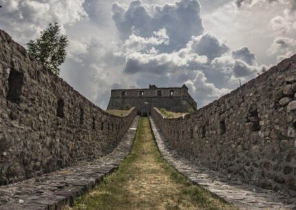Colmars possède une enceinte médivale