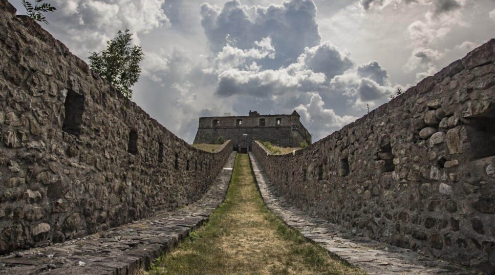 Colmars possède une enceinte médivale