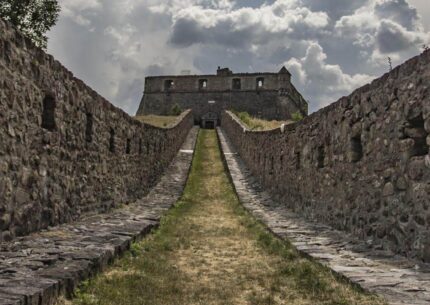 Colmars possède une enceinte médivale