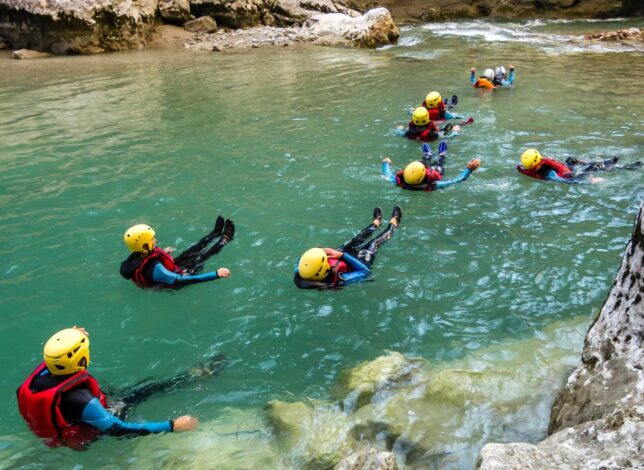La randonnée aquatique en groupe