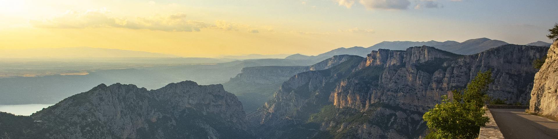 bannière pour la foire aux questions du site verdontourisme.com