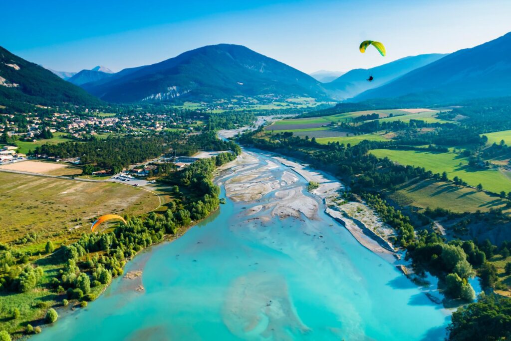 Activité sportive prés du lac de Castillon dans le 04