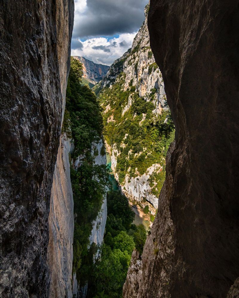 View of the famous Brèche Imbert, a vertiginous passage on the Blanc-Martel trail.