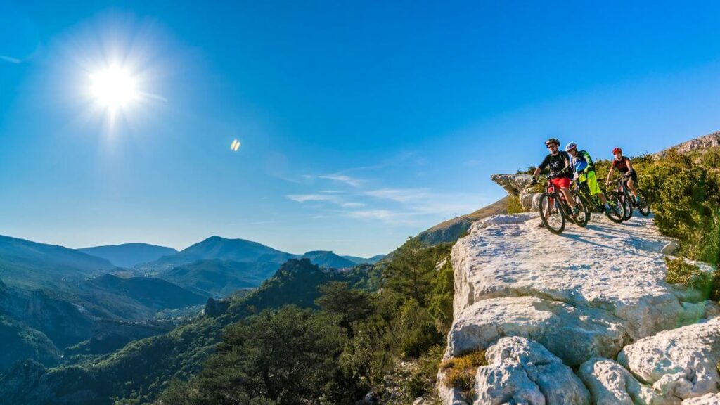 Cyclist on a mountain bike trail around the Gorges du Verdon.