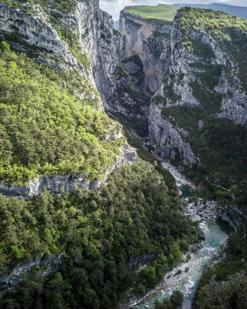 Spectacular scenery along the Samson Corridor, an emblematic passage of the Verdon.