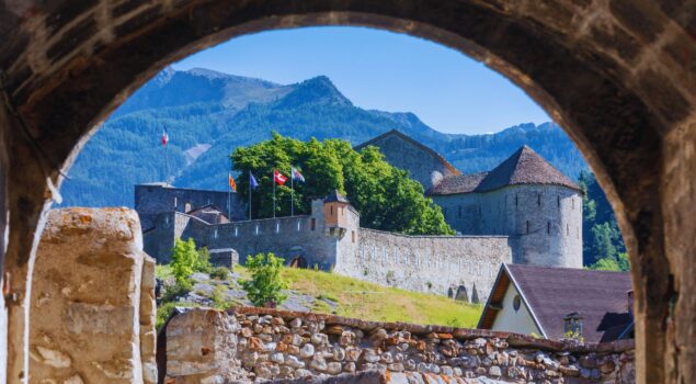 Fort de Savoie à Colmars-les-Alpes vu depuis l'intérieur des remparts