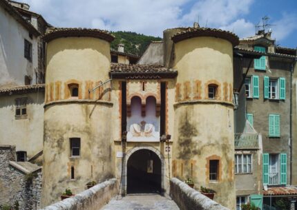 Entrée du village d'Entrevaux par le pont-levis et la porte Royale