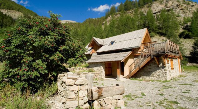 Petit refuge authentique isolé dans le Verdon