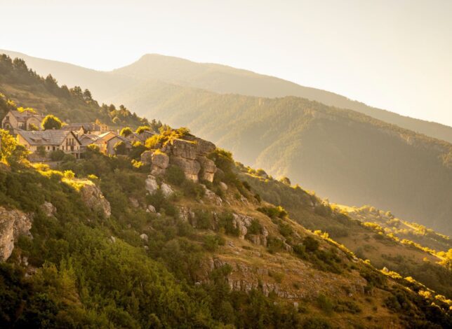 Lever de soleil sur les montagnes du Verdon en Alpes-de-Haute-Provence