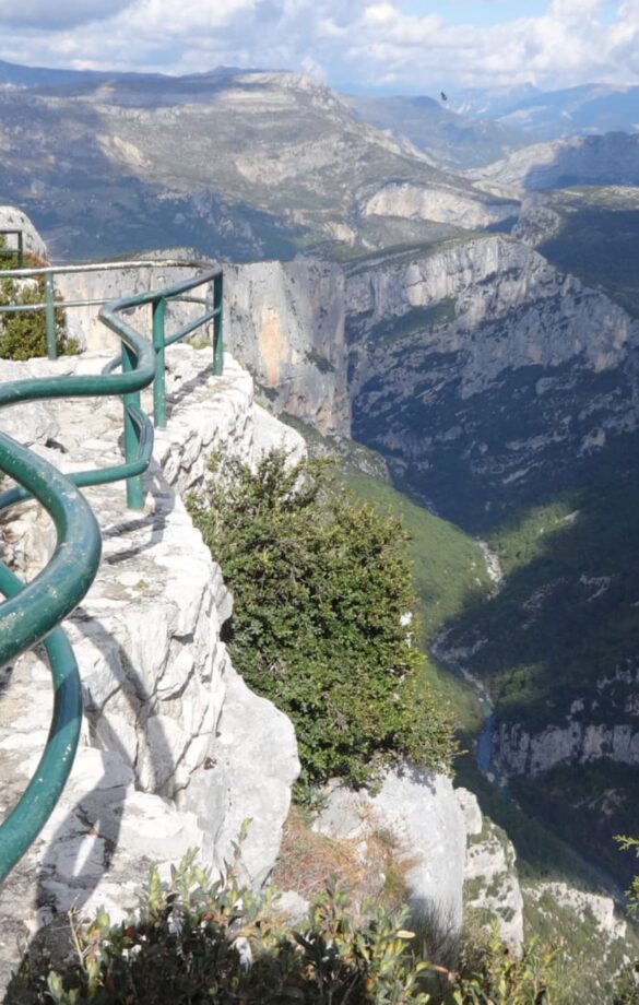 Vue depuis un belvédére sur la route des crêtes